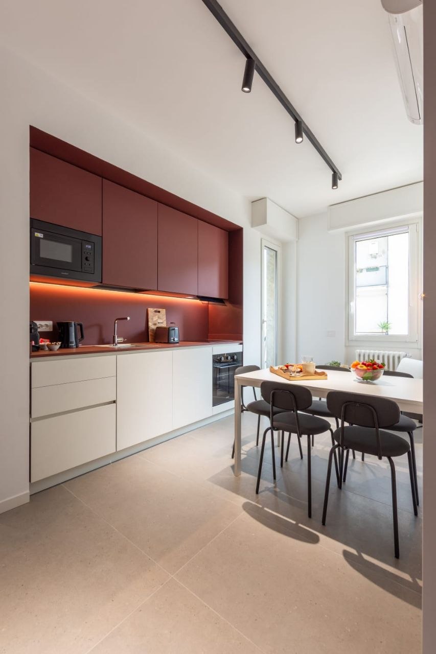 Fully equipped kitchen panoramic view